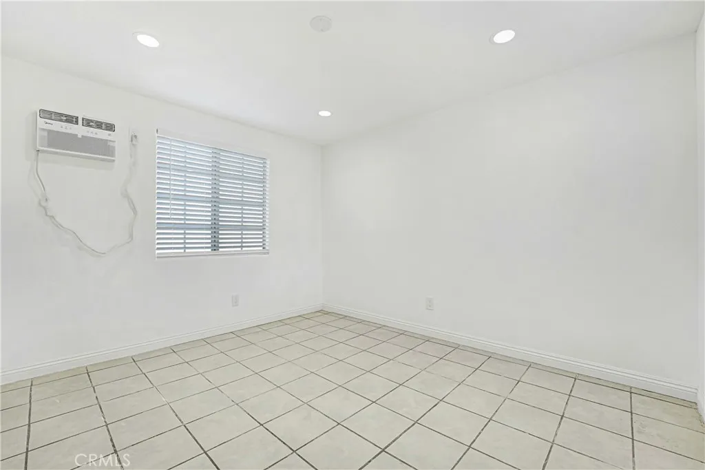 Additional image 8 of 400 W 109th Street W Unit 2, Los Angeles, CA 90061