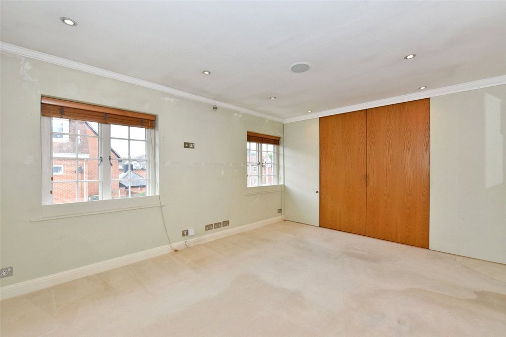 Additional image 11 of 2 bed flat for saleBaltic Court, Thameside, Henley-On-Thames, Oxfordshire RG9