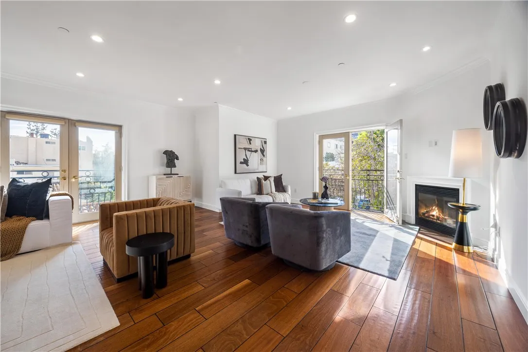 Additional image 54 of 918 S Wooster Street Unit 2, Los Angeles, CA 90035