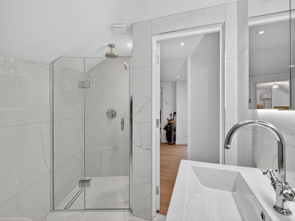 Additional image 24 of 3 bed flat for saleFriday Street Henley-On-Thames, Oxfordshire RG9