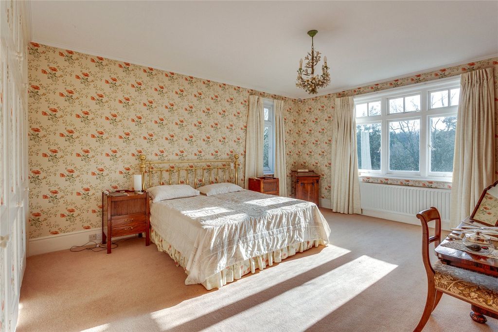 Additional image 7 of 9 bed detached house for saleGillotts Lane, Harpsden, Henley-On-Thames, Oxfordshire RG9
