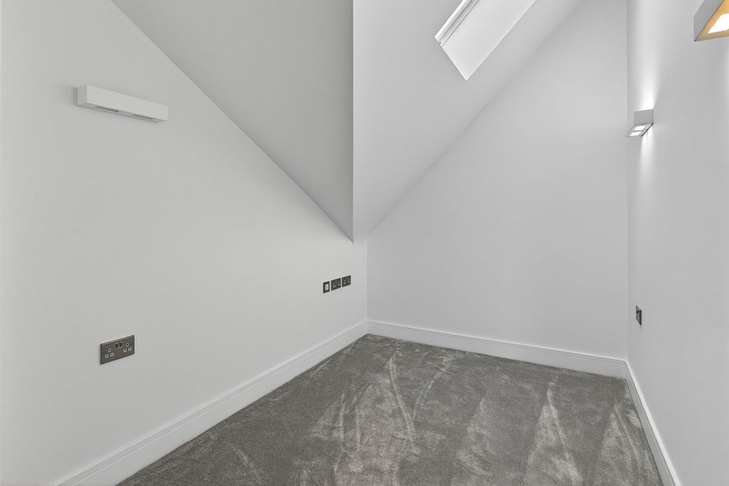 Additional image 13 of 2 bed flat for saleBenson Road, Stratford Upon Avon, Warwickshire CV37