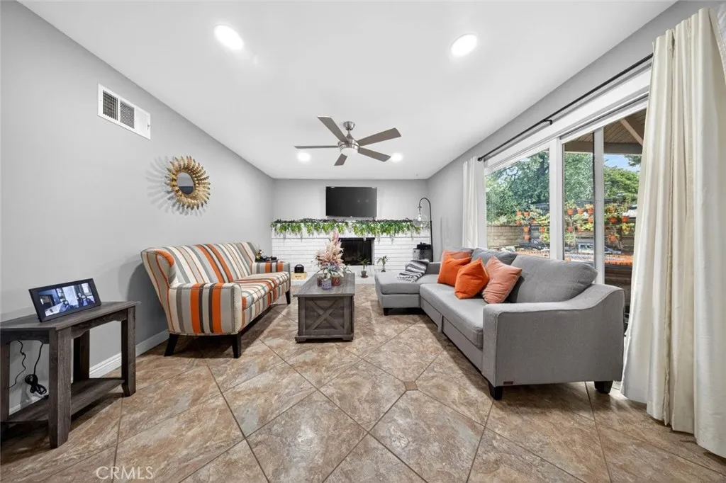 Additional image 36 of 25047 Avenida Balita, Valencia, CA 91355