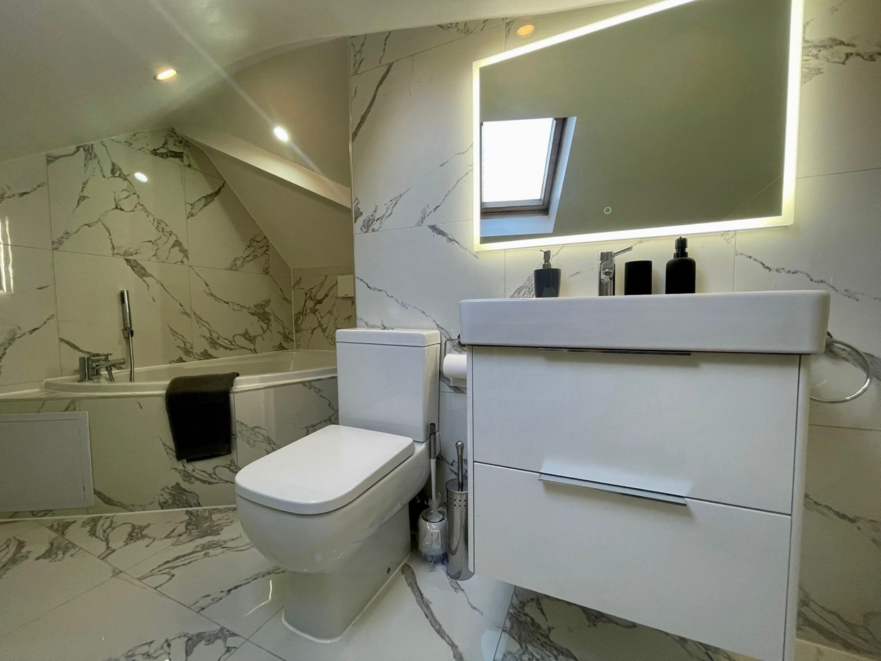 Additional image 4 of 3 Bed Flat, Exide House, WC2H