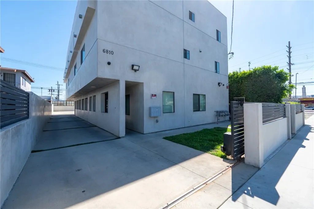 Additional image 2 of 6810 Simpson Ave Unit 4, North Hollywood, CA 91605