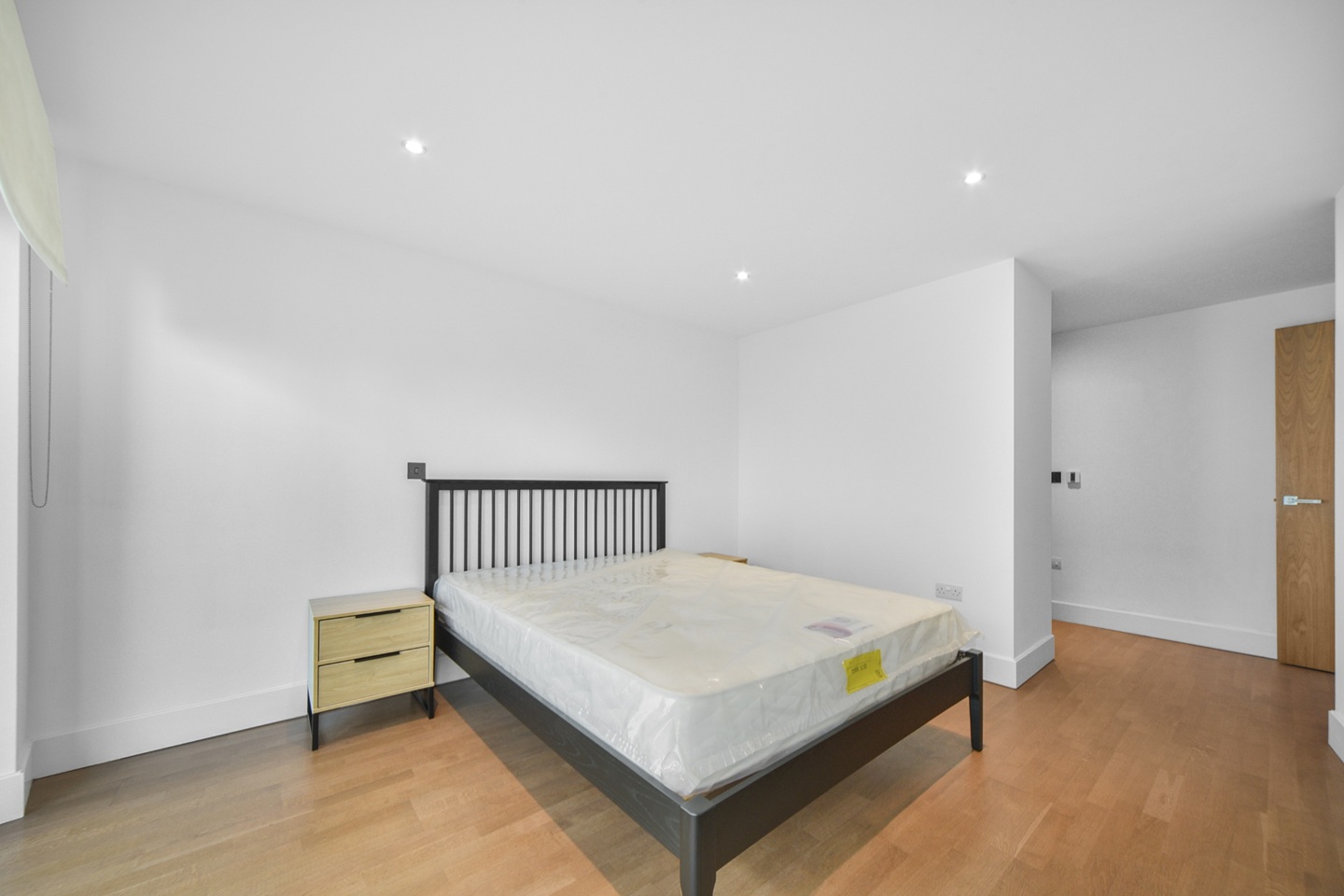 Additional image 15 of 2 Bed Flat, Whitechapel High St, E1, N1 7GU