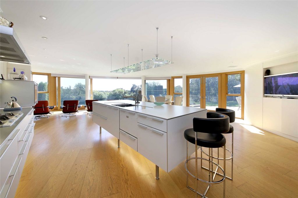 Additional image 8 of 5 bed detached house for saleHarpsden Way, Henley-On-Thames, Oxfordshire RG9