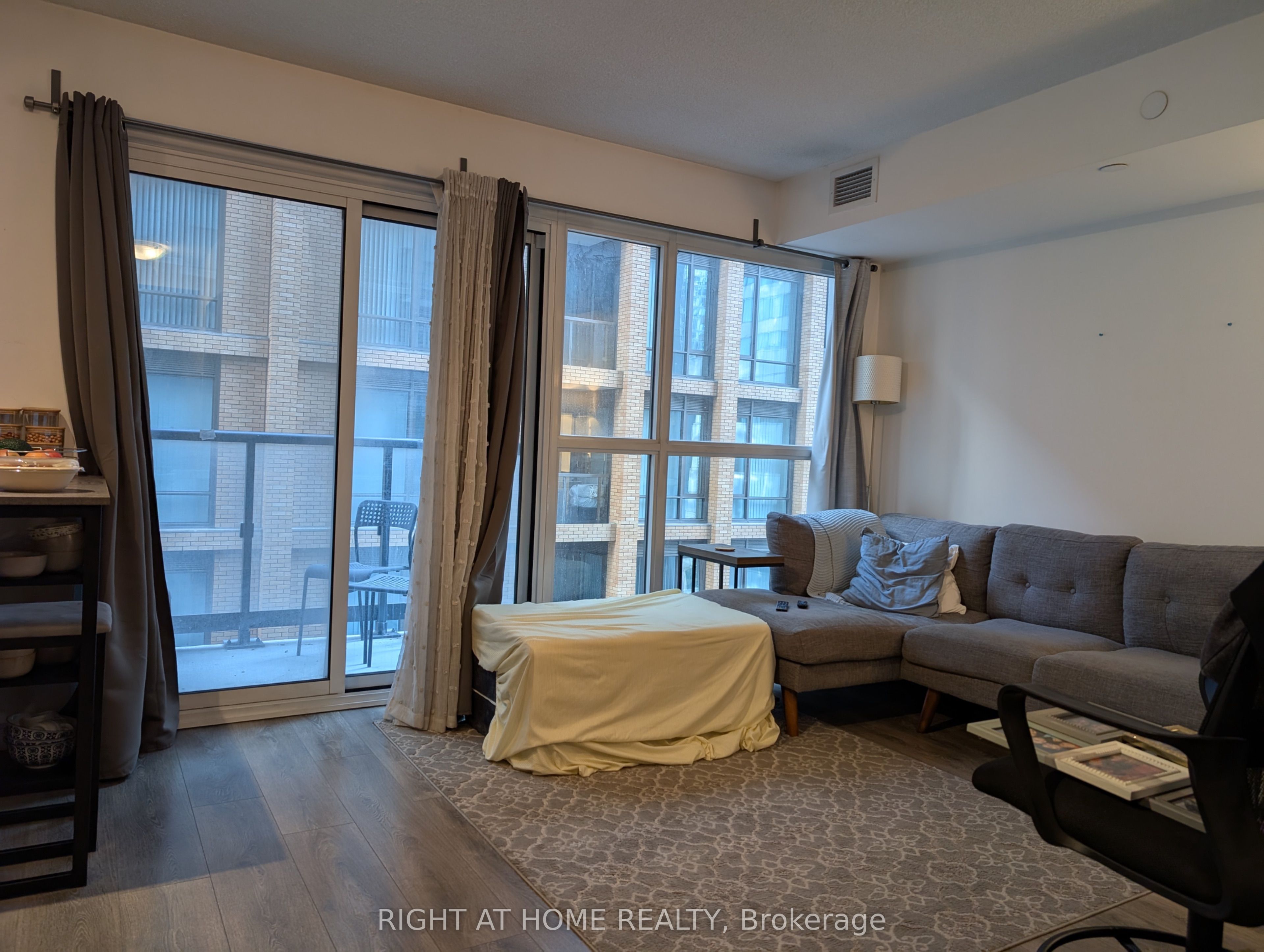 Additional image 2 of 915-87 Peter Street, Toronto, ON, M5V 0P1