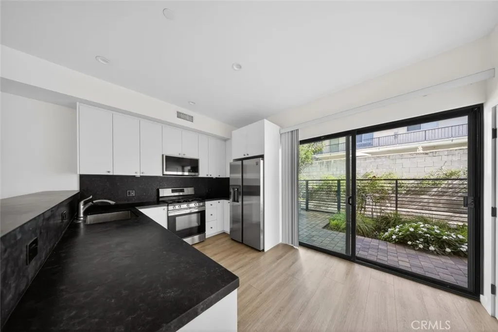 Additional image 39 of 534 E San Jose Avenue, Burbank, CA 91501