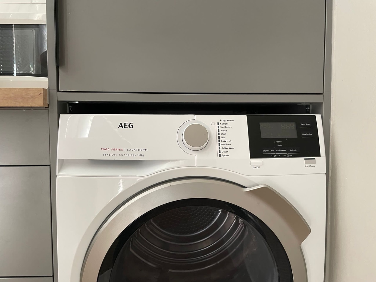 Additional image 20 of Studio Flat, Vauxhall Bridge Road, SW1V, N1 7GU