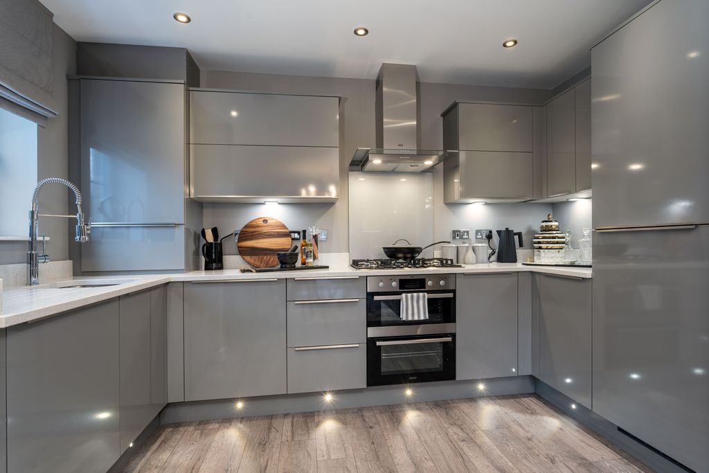 Additional image 6 of 2 bed flat for sale"Flat Type F" at Laymoor Avenue, Renfrew PA4