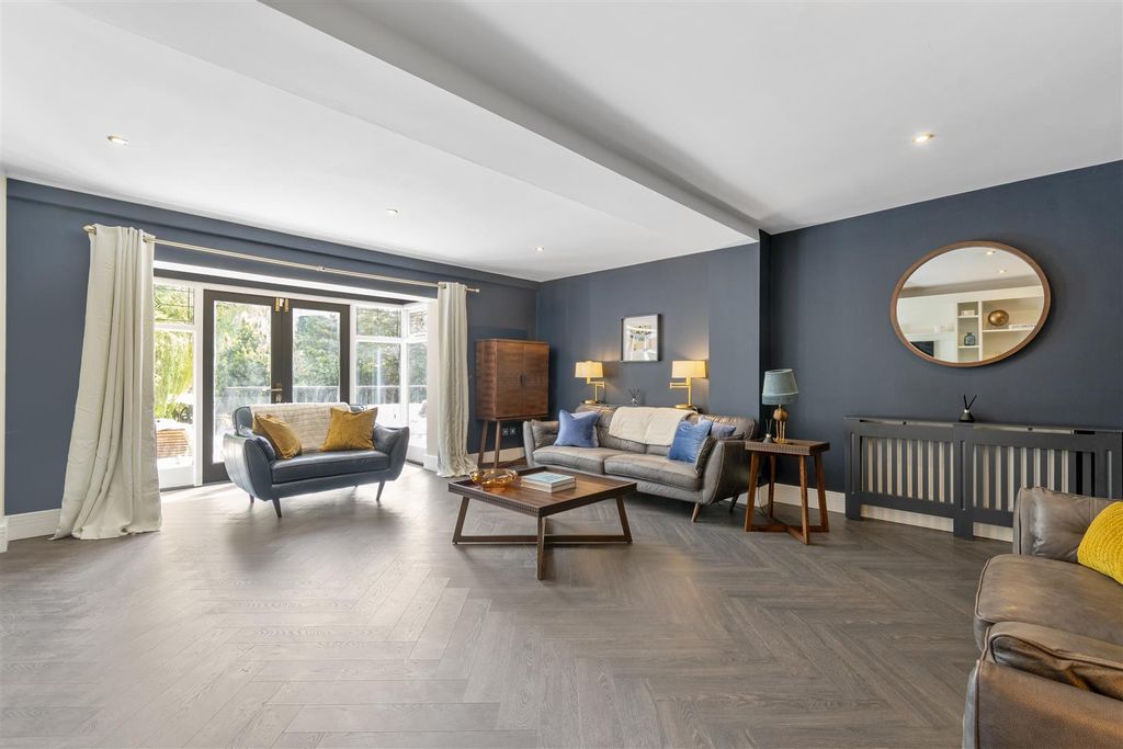 Additional image 30 of 7 bed property for saleLovelace Avenue, Solihull B91