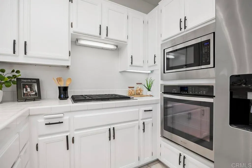 Additional image 9 of 7122 Calabria Court Unit E, San Diego, CA 92122