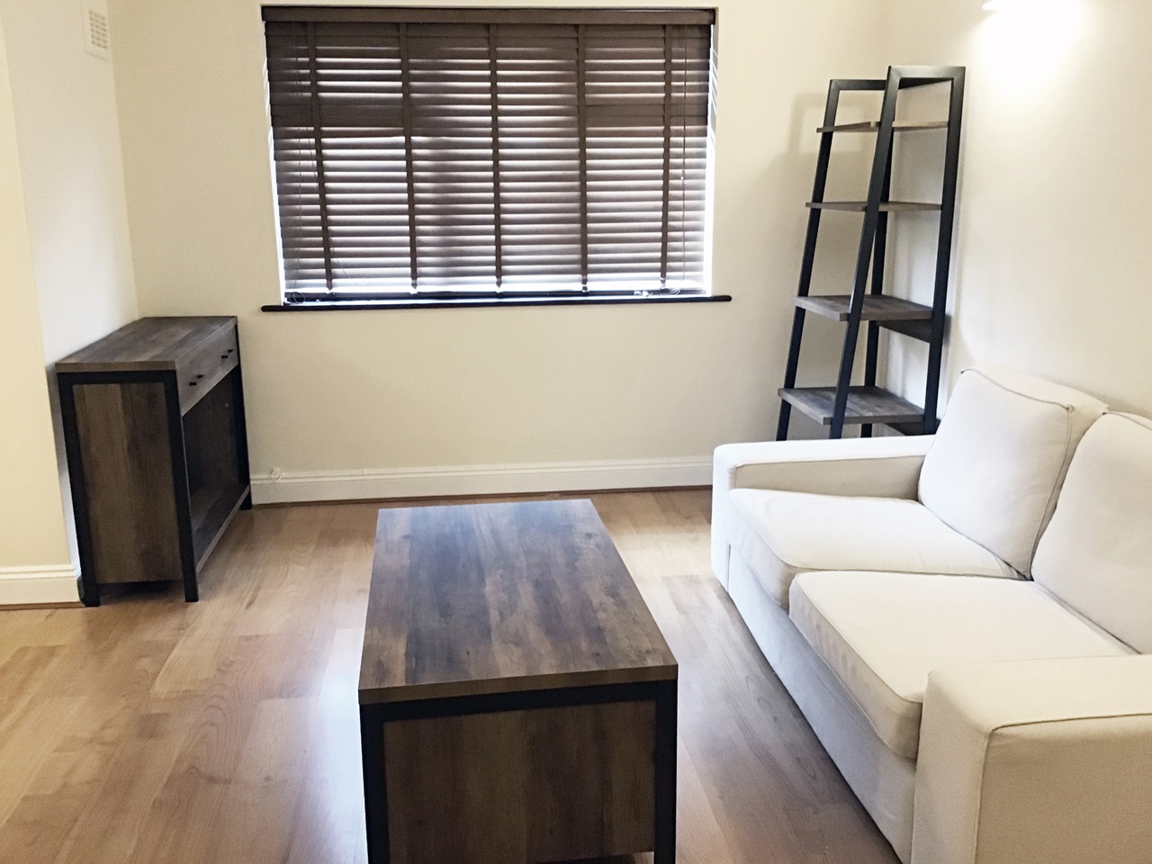 Additional image 3 of 2 Bed Flat, Vauxhall, SW8, N1 7GU