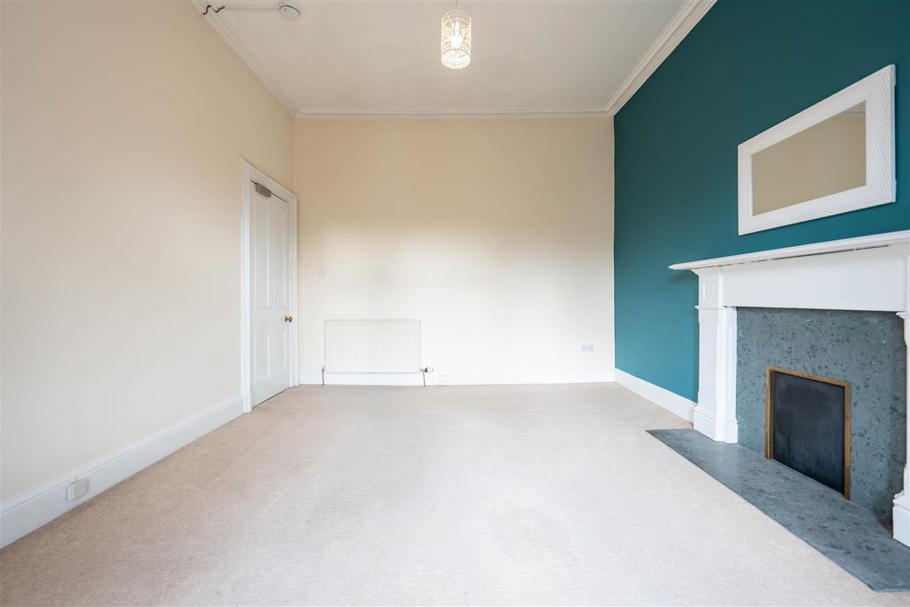 2 bed flat for saleTay Street, Perth PH1 photo 3