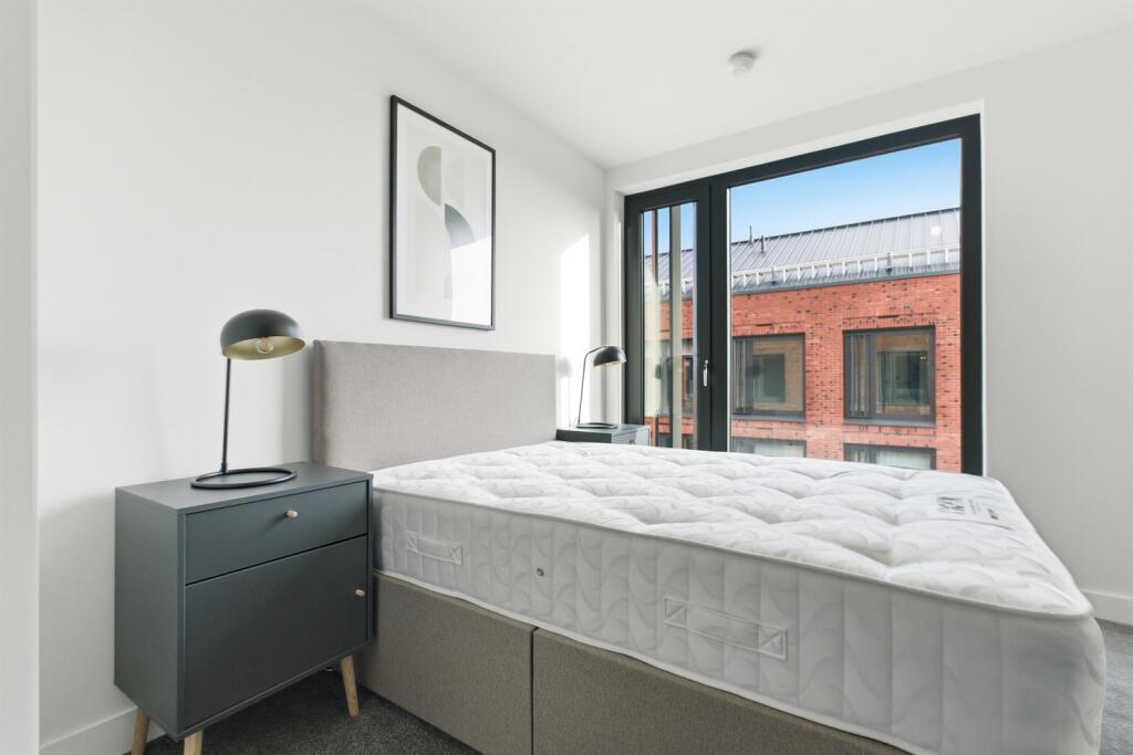 Additional image 11 of Belmont Wharf, Glasswater Locks, B4