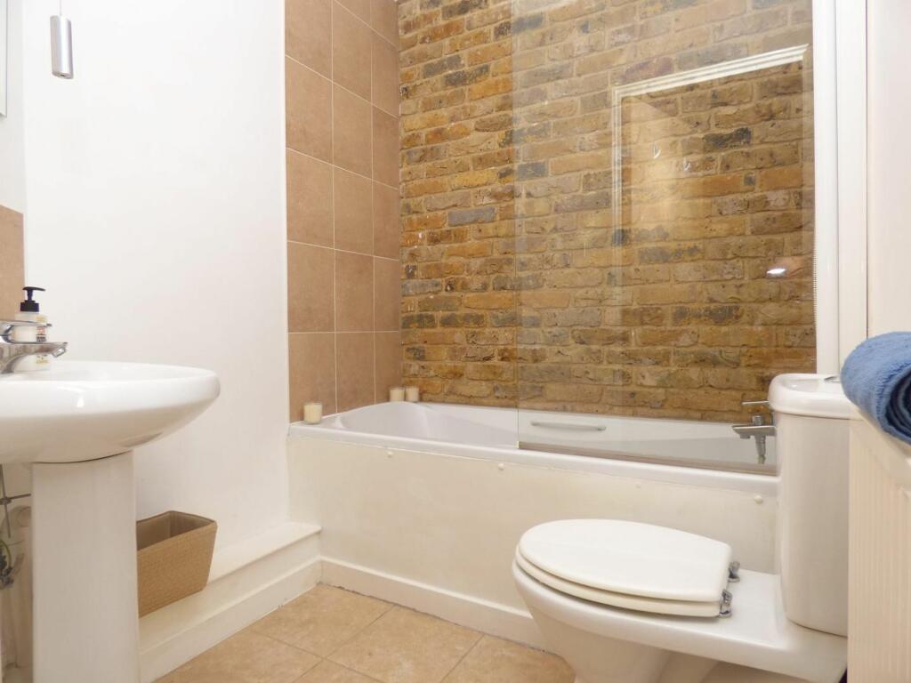 Additional image 9 of Mill Race, River, CT17