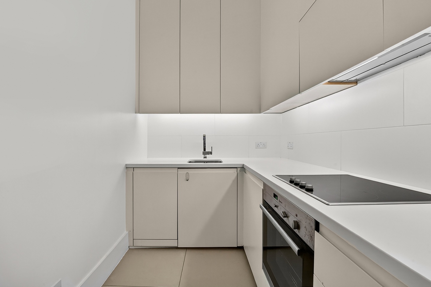 Additional image 11 of 2 Bed Flat, Queens Gate, SW7, N1 7GU