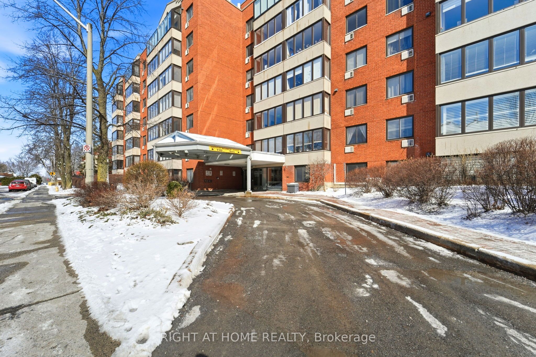309-225 Alvin Road N, Ottawa, ON, K1K 4H6