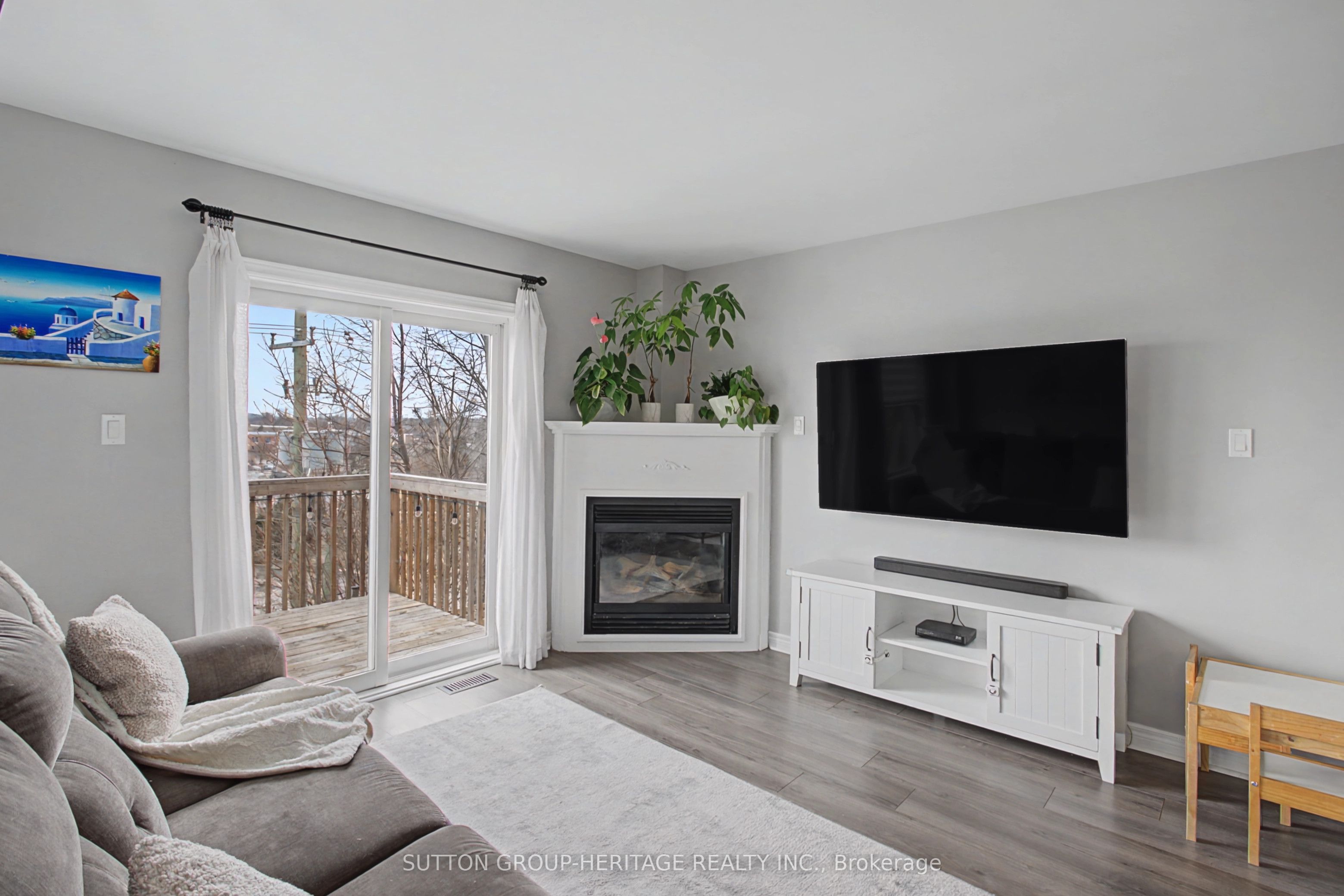 77 Lancaster Court, Georgina, ON, L4P 3Z9