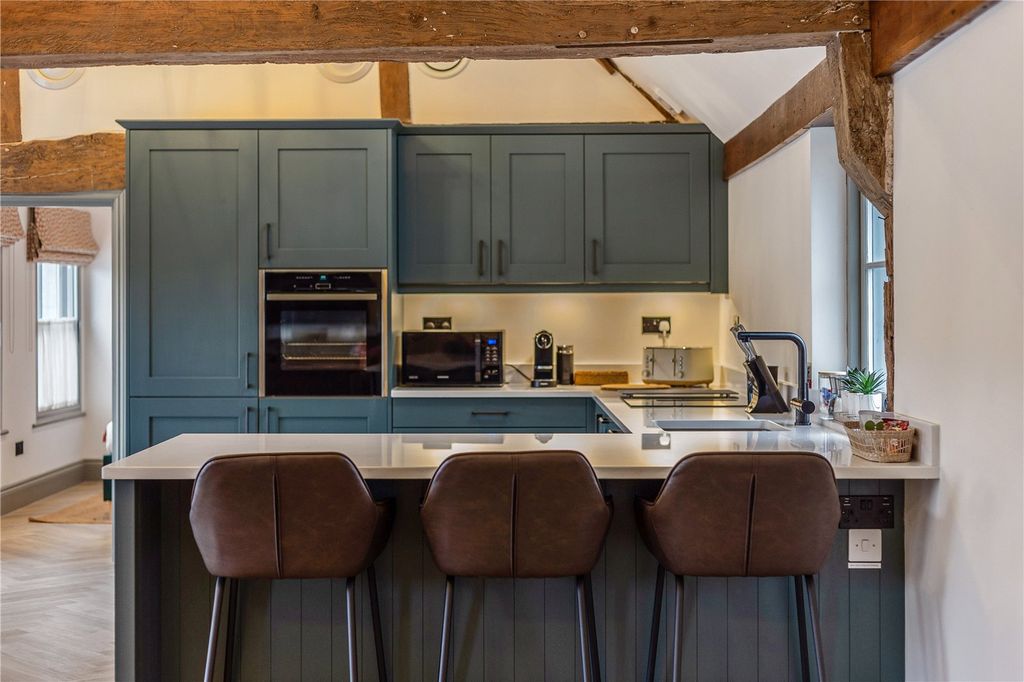 Additional image 5 of 2 bed flat for saleThameside, Henley-On-Thames, Oxfordshire RG9