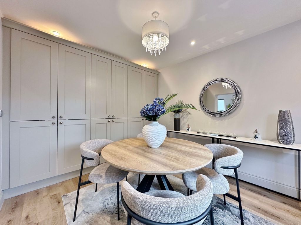 Additional image 10 of 2 bed flat for saleOldfield Drive, Heswall CH60