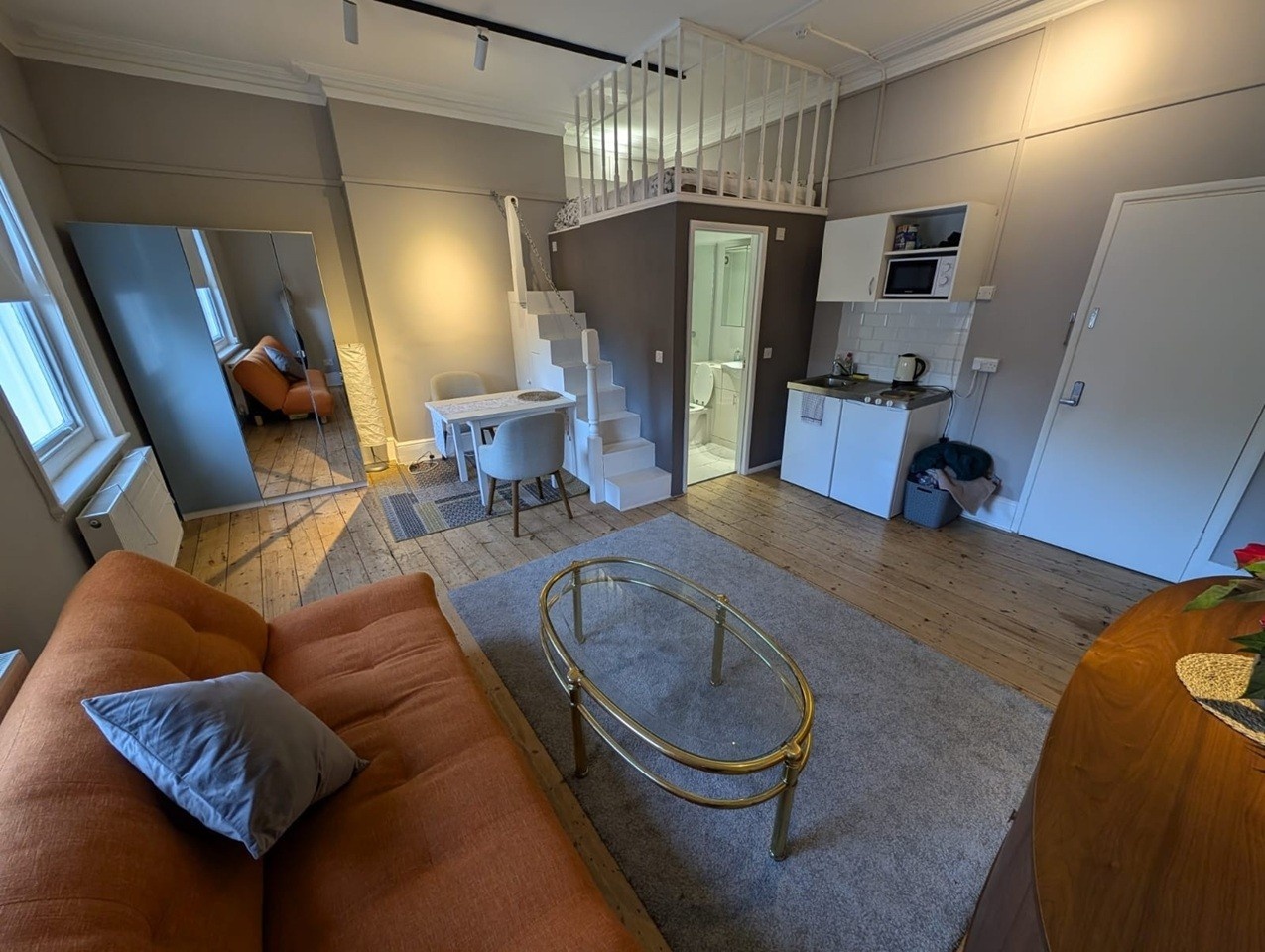 Additional image 2 of Studio Flat, Upper St, N1, N1 7GU