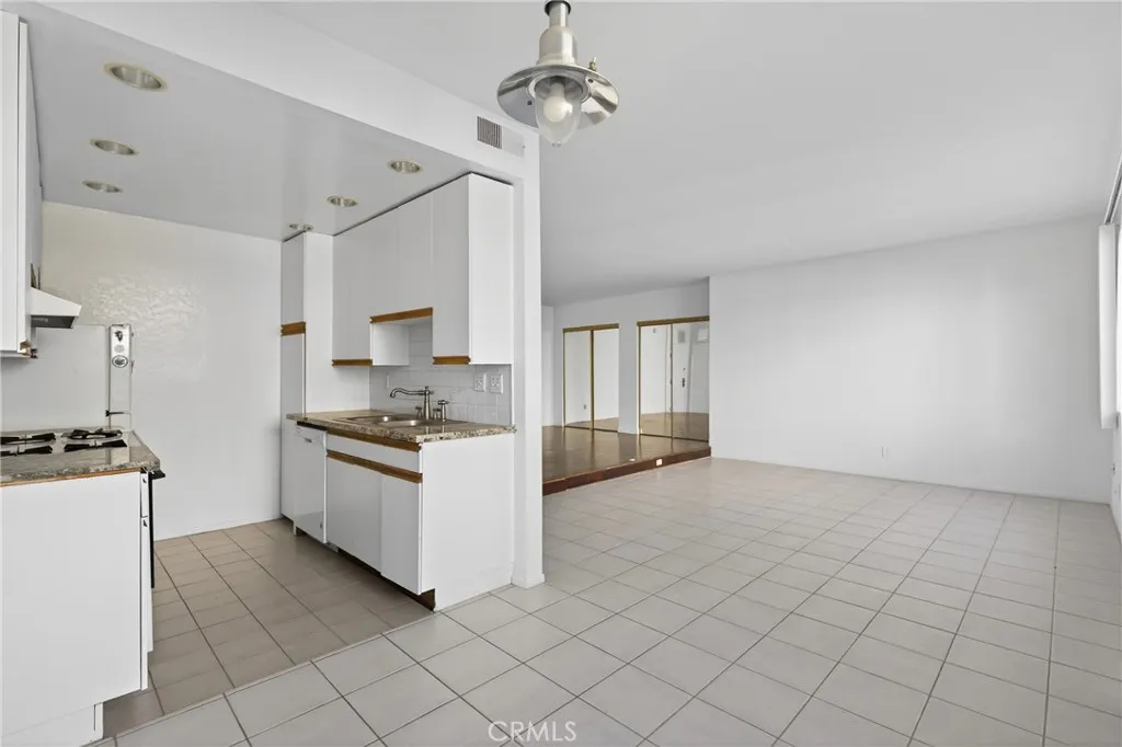 Additional image 47 of 4441 Woodman Avenue Unit 111, Sherman Oaks, CA 91423