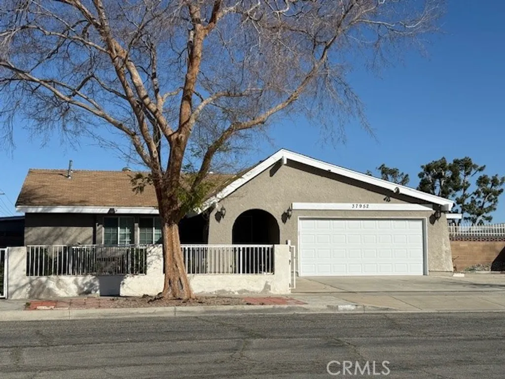 37952 29th St E, Palmdale, CA 93550