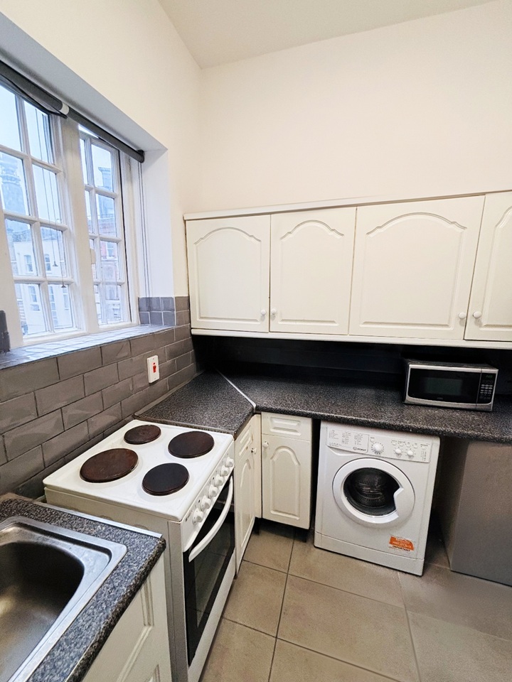 Additional image 5 of Room in a Shared Flat, Stunning Double Room In Oxford Stree, W1W, N1 7GU