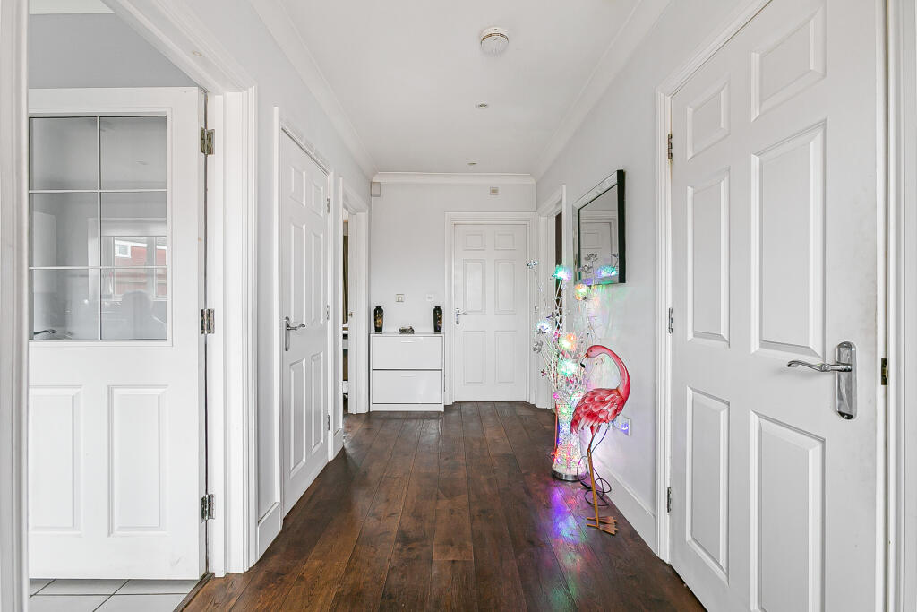 Additional image 7 of Maplefield, Park Street, St Albans, AL2