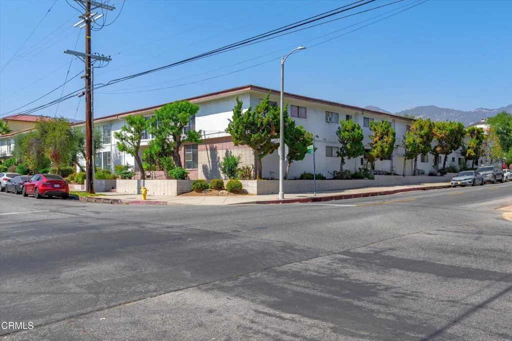 Additional image 2 of 13040 Dronfield Avenue Unit 3, Los Angeles, CA 91342