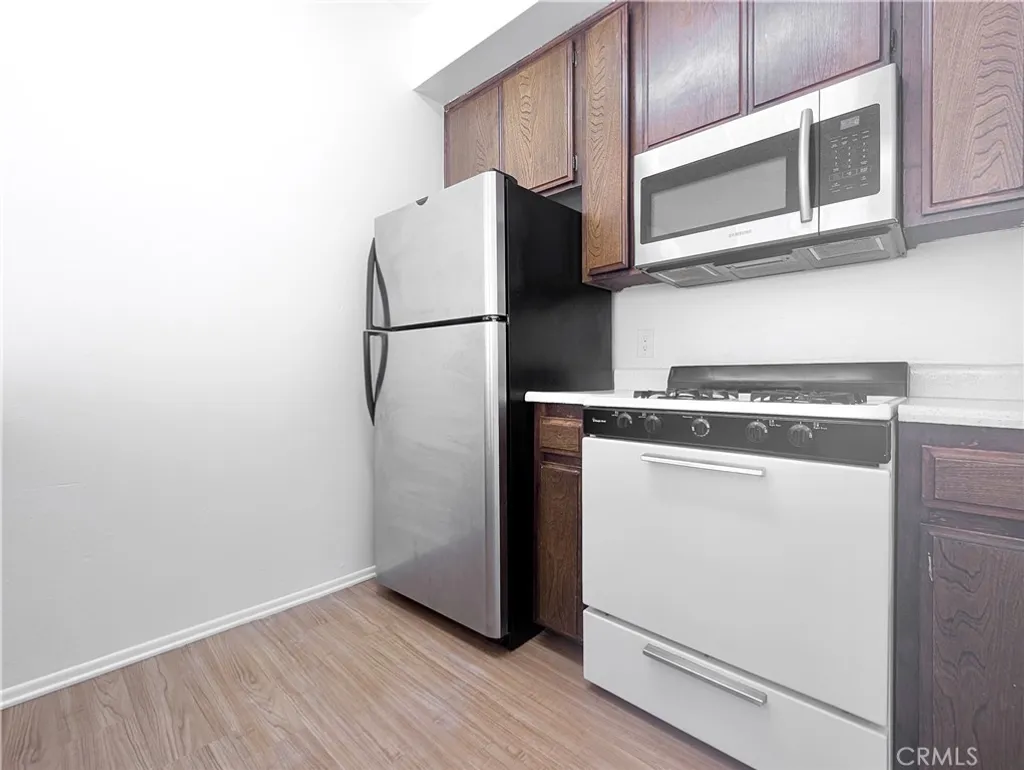 Additional image 4 of 17312 Chatsworth Street Unit B, Granada Hills, CA 91344