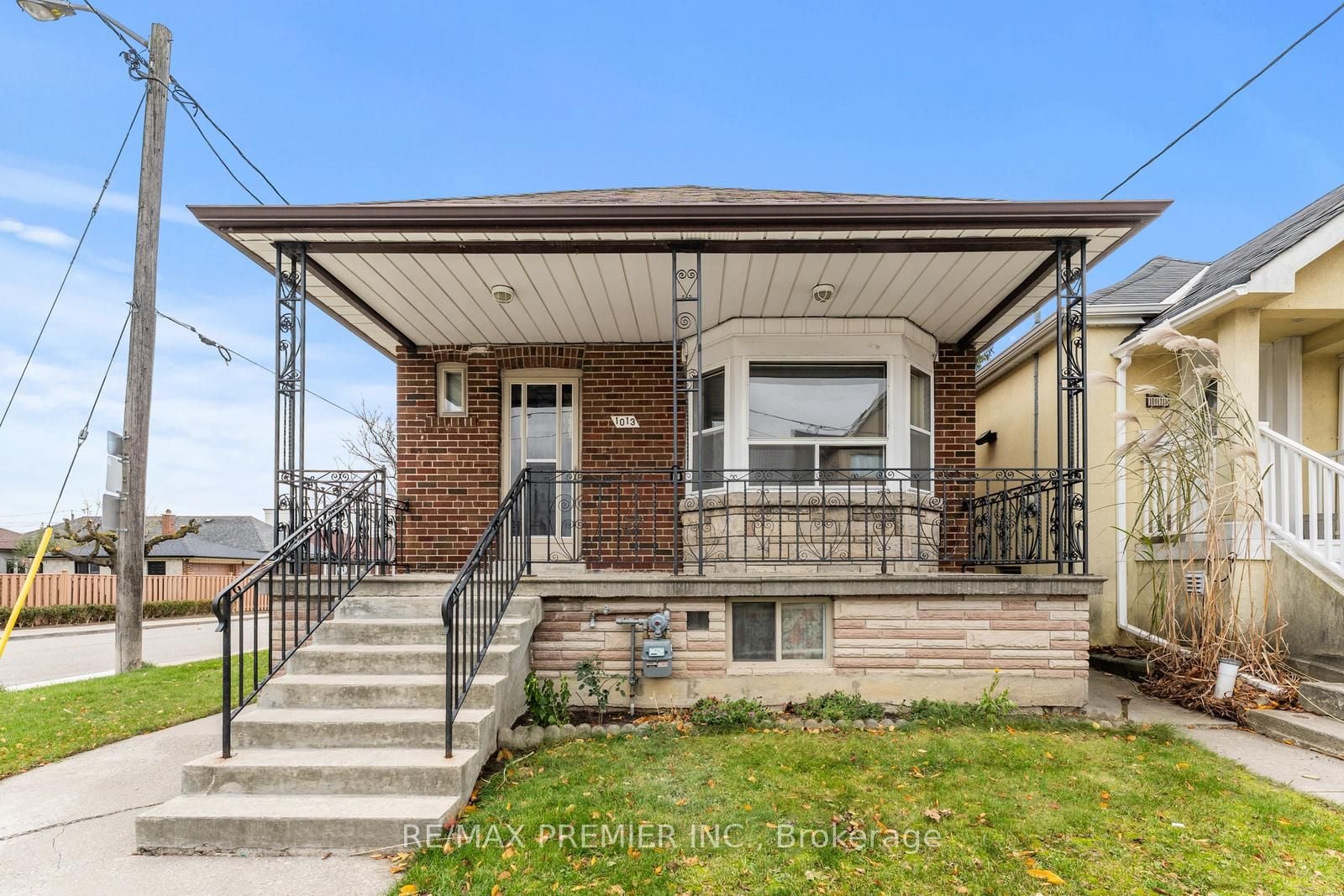 1013 Briar Hill Avenue, Toronto, ON, M6B 1M6