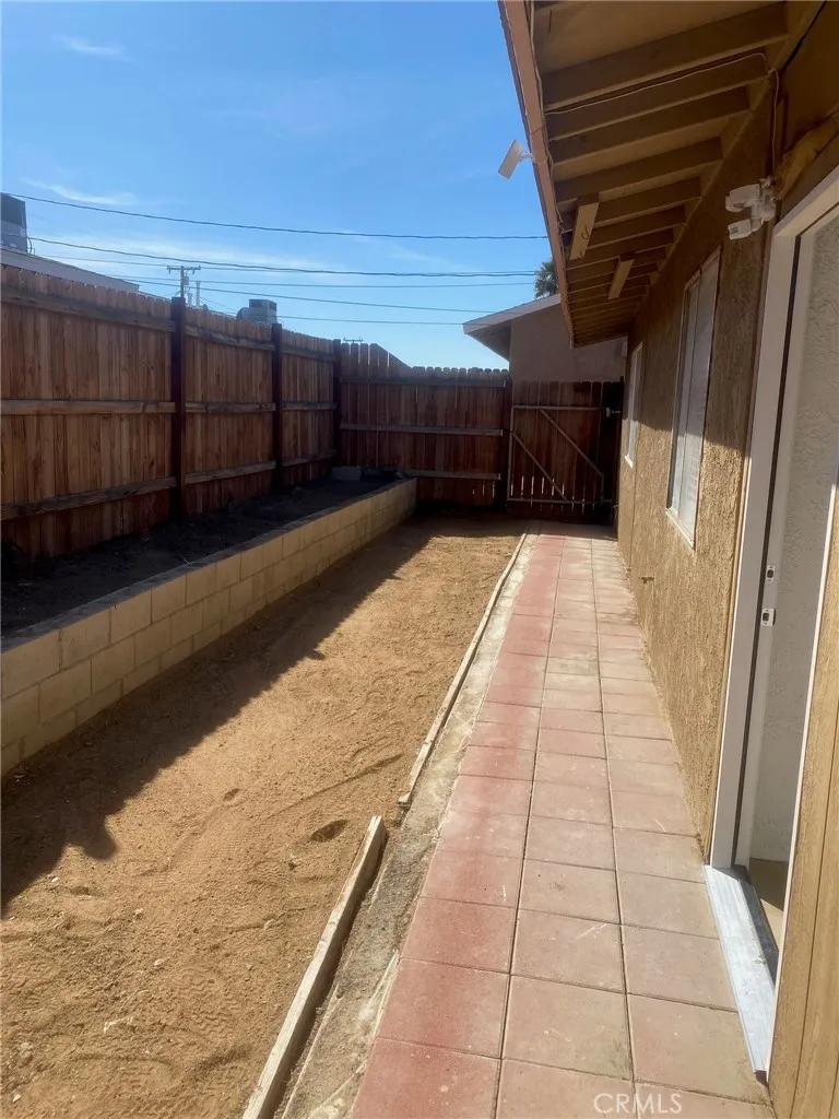 Additional image 15 of 16001 Green Hill Dr Unit 2, Victorville, CA 92394