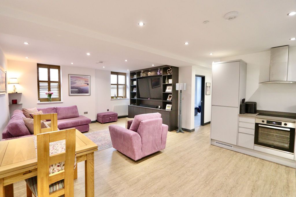 Additional image 6 of 2 bed flat for saleWilliam Street, Gilfach CF81