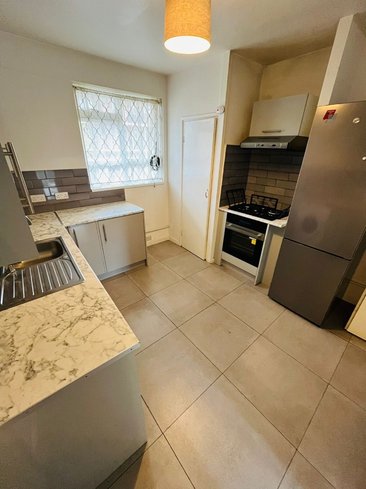 Additional image 5 of Room in a Shared Flat, Spacious Double Room In Camberwell, SE5, N1 7GU