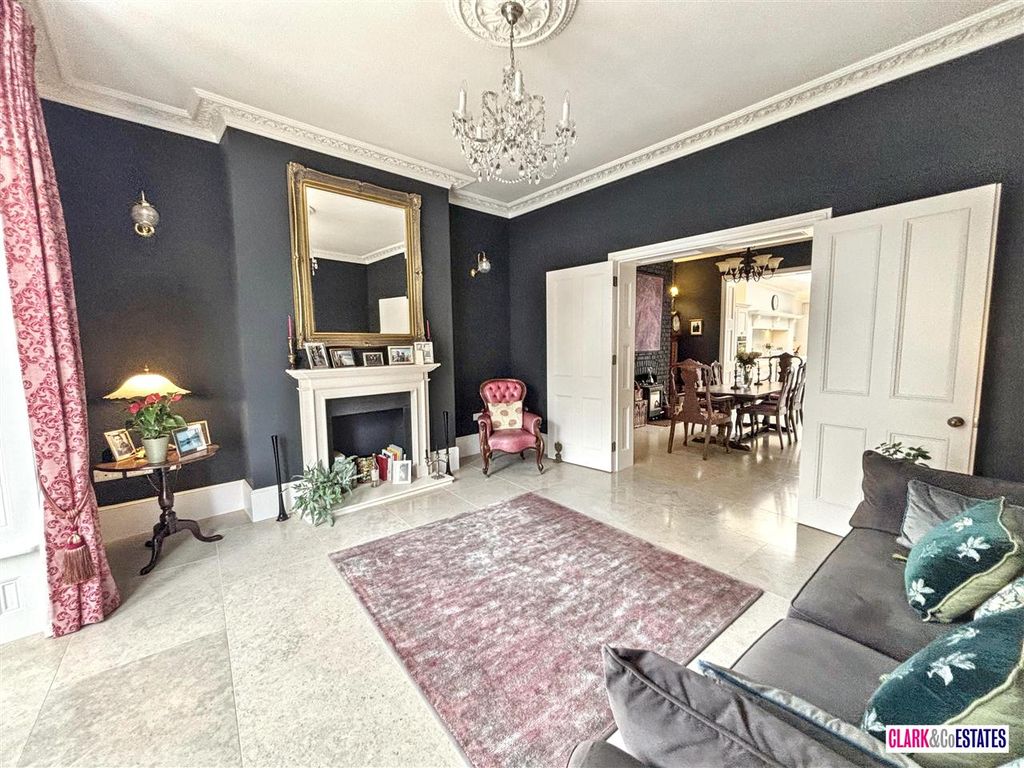 Additional image 7 of 5 bed flat for salePowderham Crescent, Exeter EX4