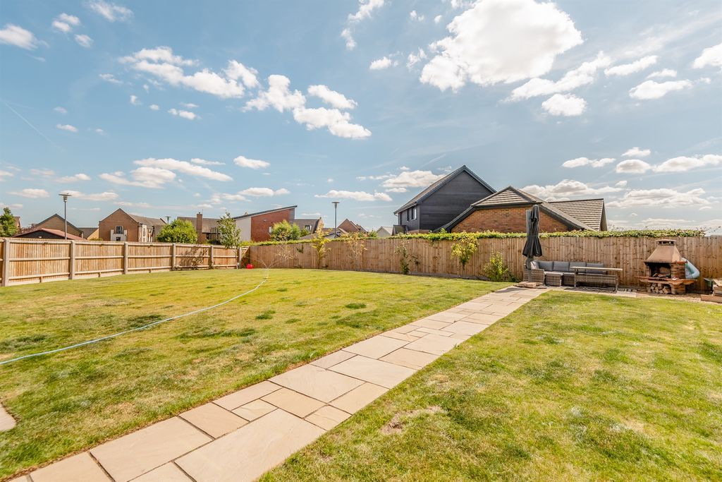 Additional image 5 of 7 bed detached house for saleWinsor Crescent, Hampton Vale, Peterborough PE7