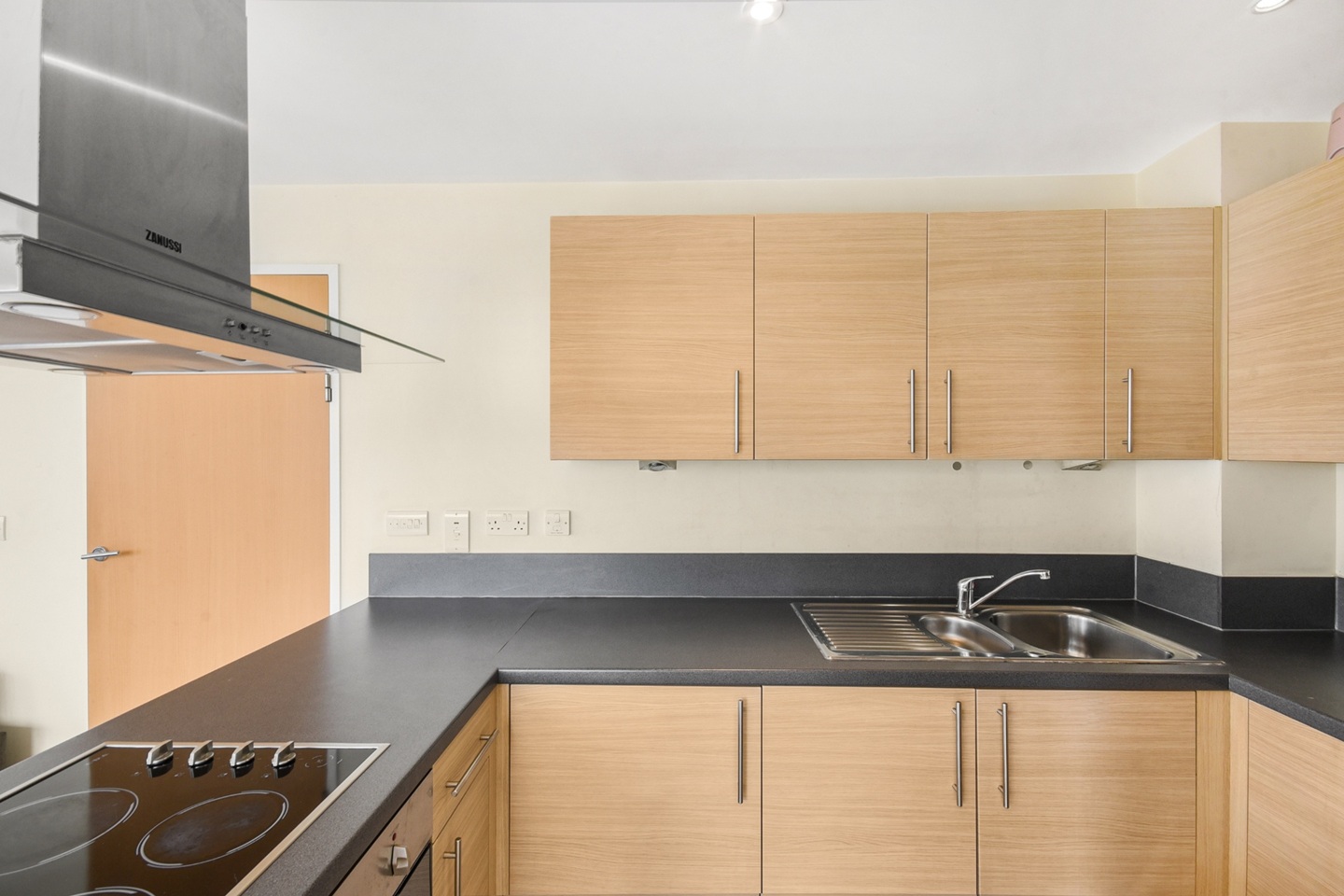 Additional image 5 of 2 Bed Flat, Metro Central Heights, SE1, N1 7GU