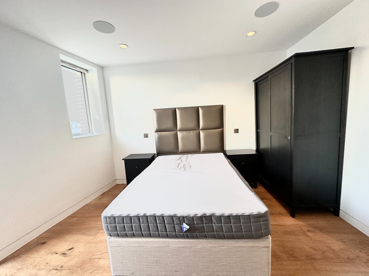 Additional image 9 of 2 Bed Flat, Curtain Road, EC2A, N1 7GU