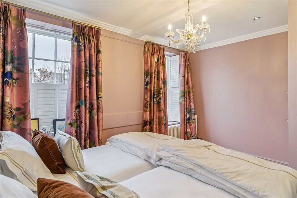 Additional image 8 of 2 bed flat for saleKings Road, Henley-On-Thames, Oxfordshire RG9