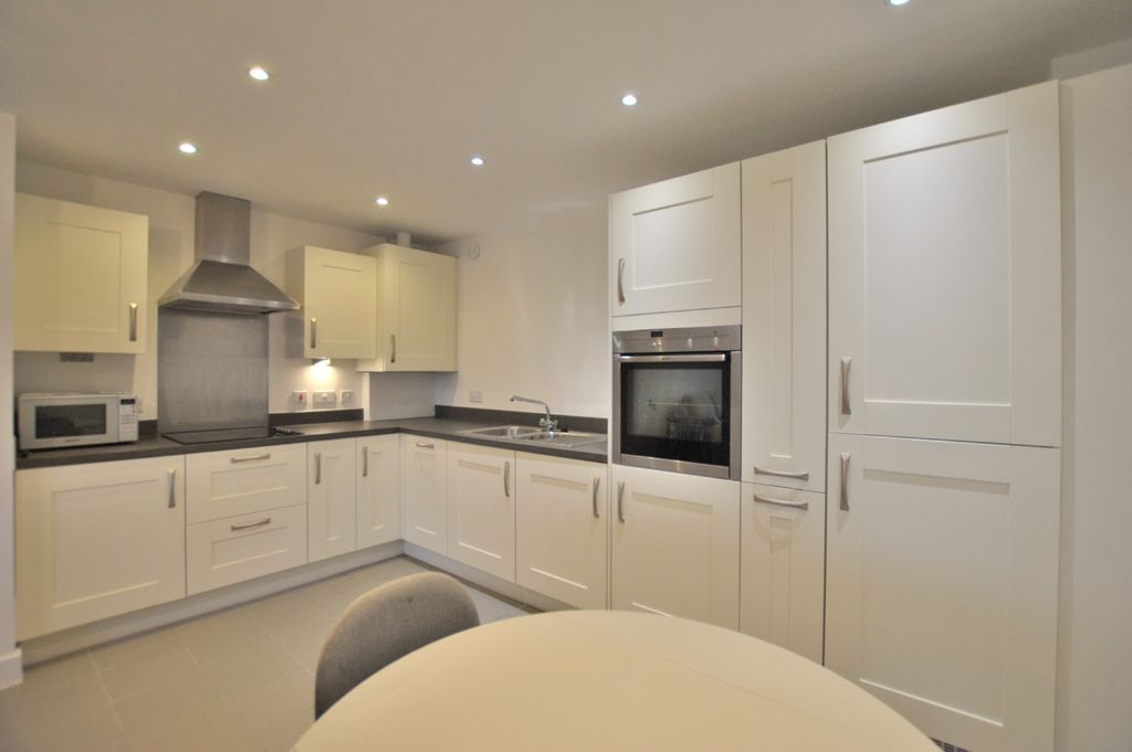 Additional image 2 of 2 bed flat for saleTumim Court, Wallingford OX10