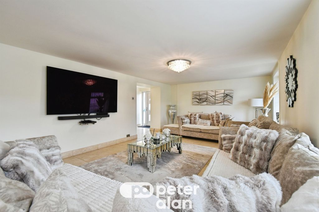 Additional image 4 of 6 bed detached house for salePentwyn Road, Treharris CF46