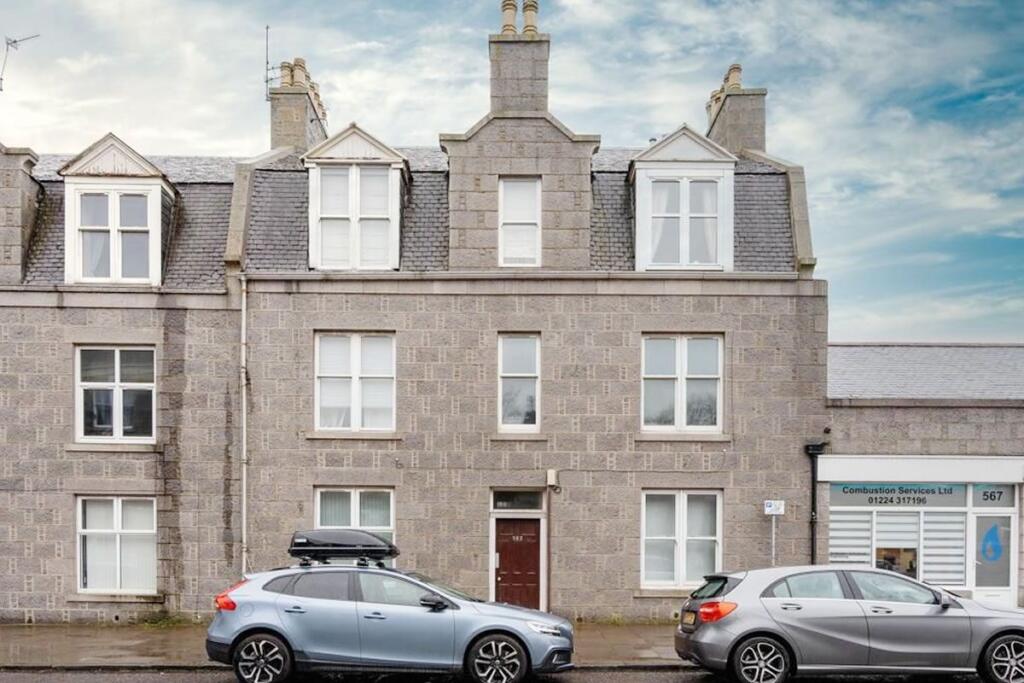 565, Great Western Road (Westmost FFF and Coal Cellar), Aberdeen, AB106PA