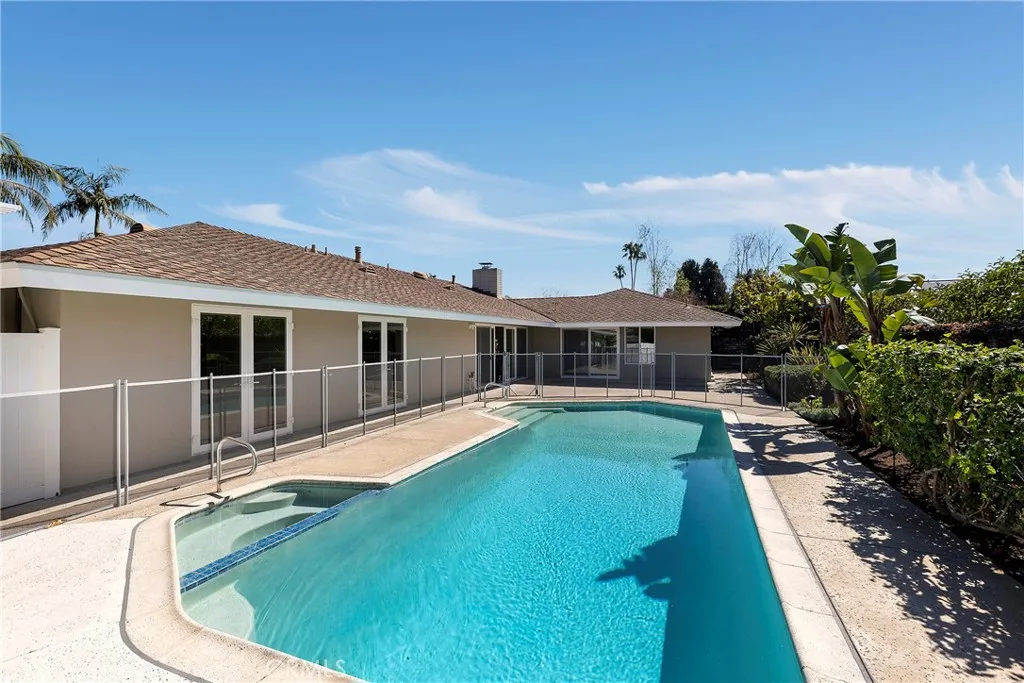 1901 Altura Dr, Corona Del Mar, CA 92625