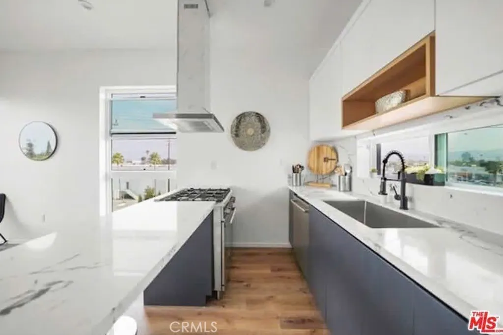 Additional image 6 of 4537 W 16th Unit 1/2, Los Angeles, CA 90019