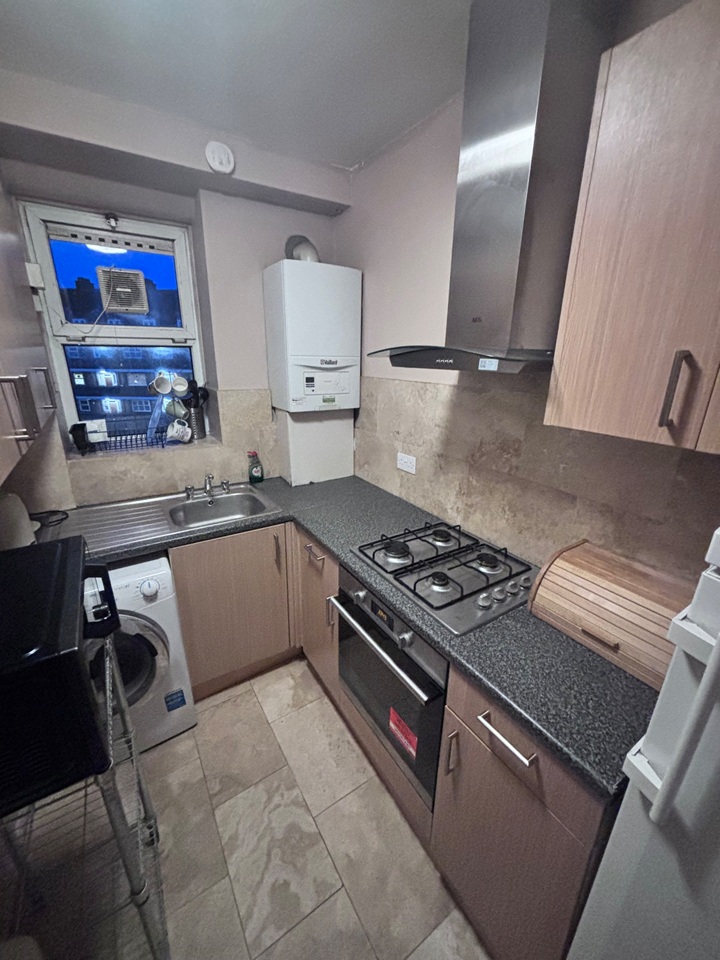 Additional image 3 of 4 Bed Maisonette, Lostock House, SW8, N1 7GU