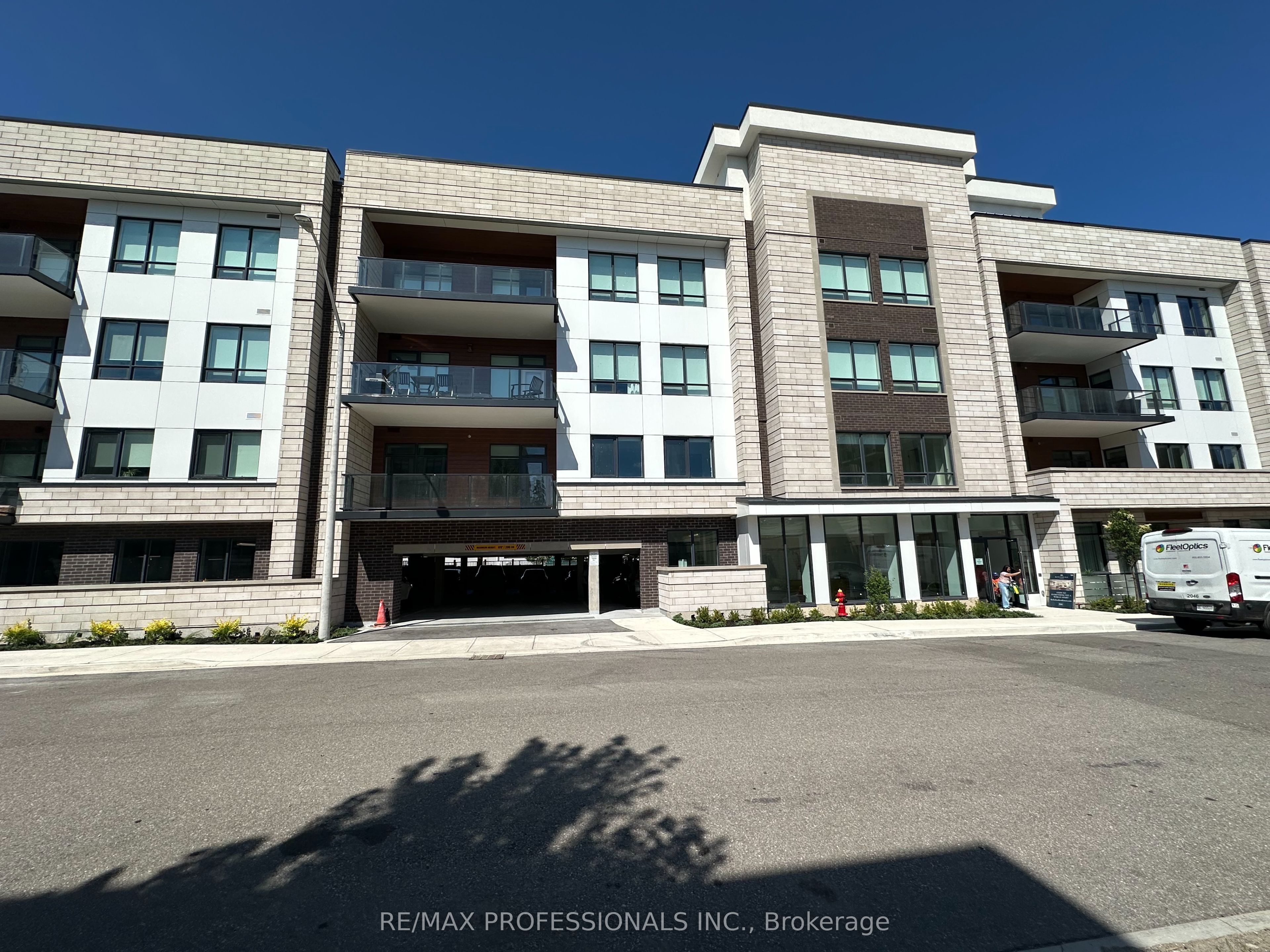 410-123 Maurice Drive, Oakville, ON, L6K 2W6