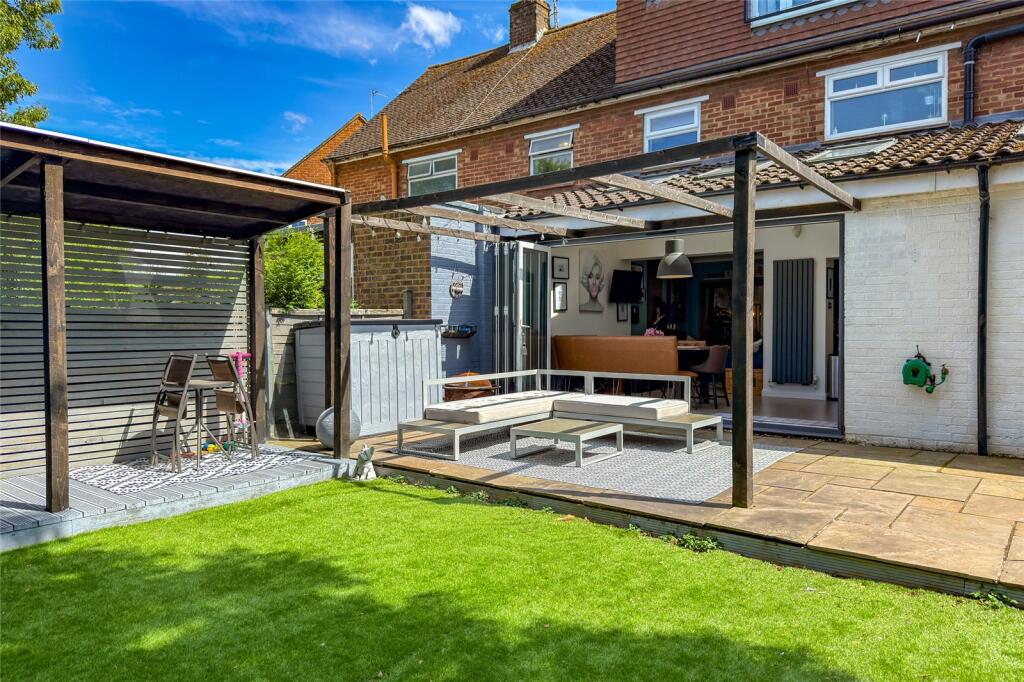 Additional image 26 of Chestnut Drive, St. Albans, Hertfordshire, AL4